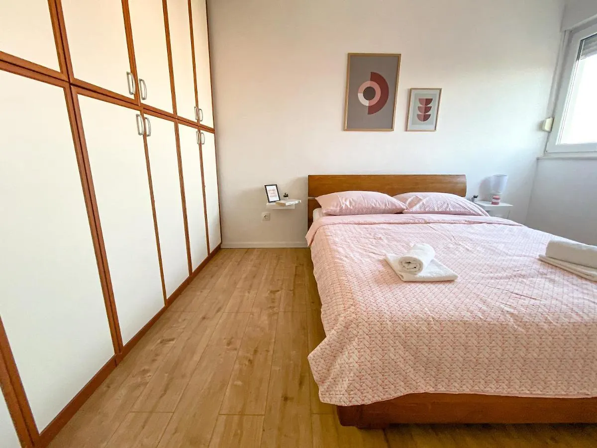 Rj'S Apartment Split