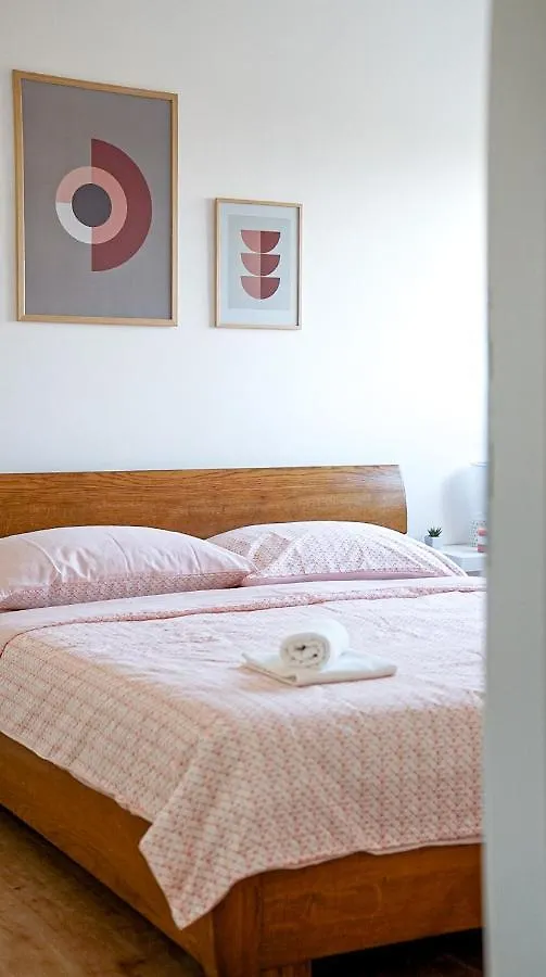 Rj'S Apartment Split