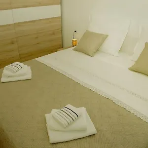 Camino - Near Mall Of Apartamento